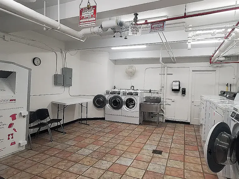 303 E 37th St #1L — Photo 14