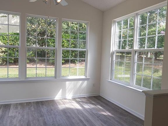5th image of 201 Indian Elm Ln