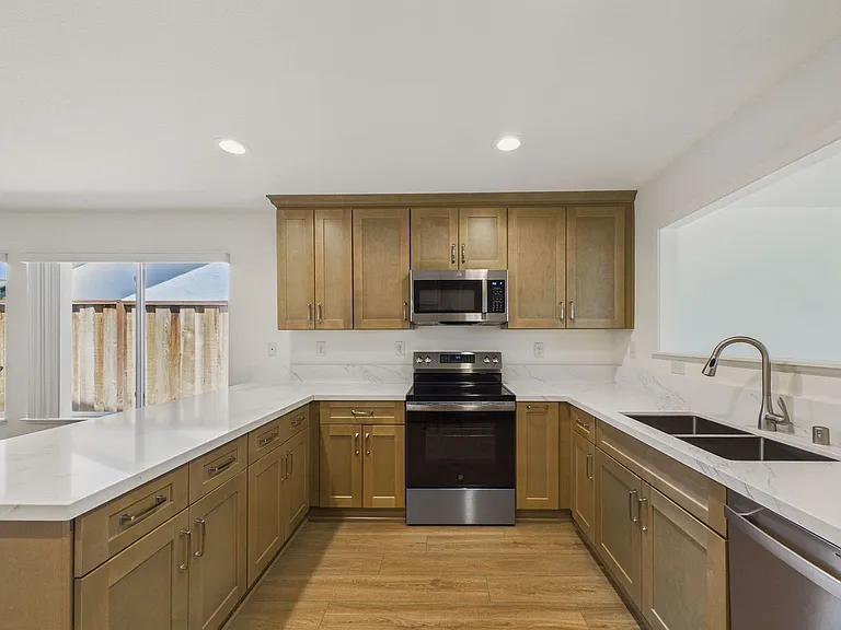442 Fontanelle Dr — Photo 11