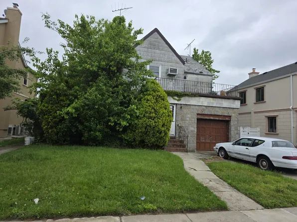 7636 173rd Street, Fresh Meadows, NY 11366