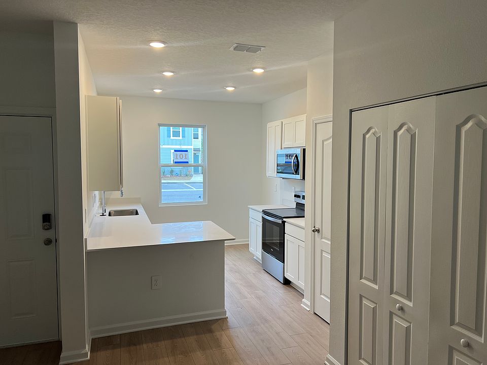 1st image of 169 Palmetto Ridge Rd