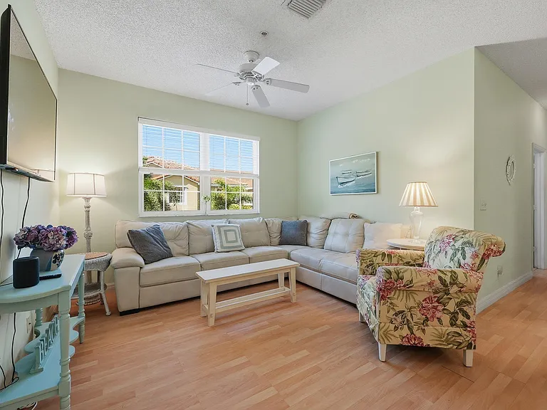114 Lighthouse Cir #J — Photo 9