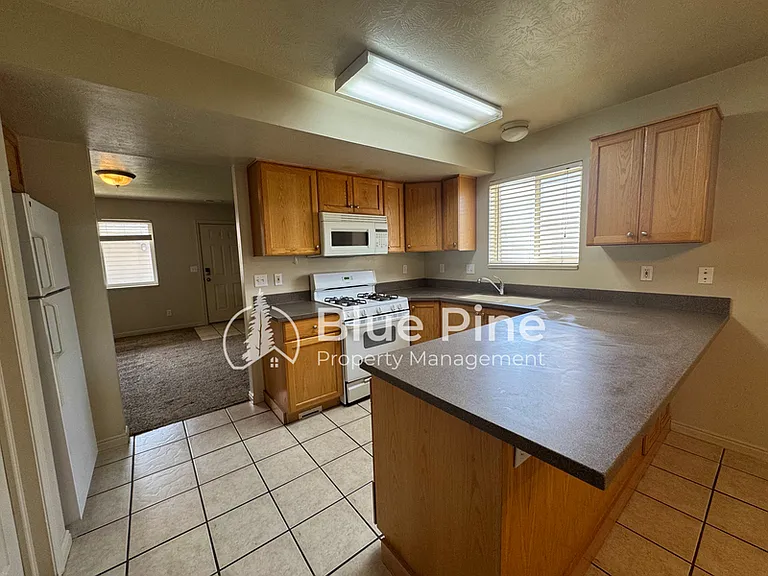 429 Raven Way — Photo 5