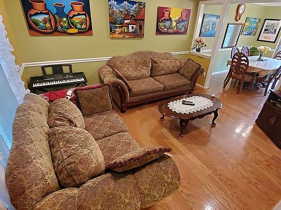 3rd image of 10087 Apple Wood Ct