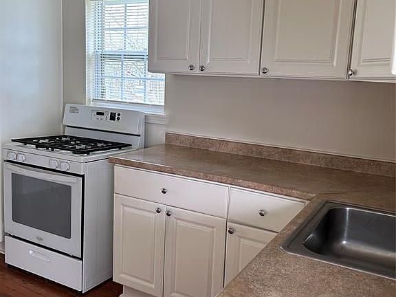 5th image of 4706 Avenue Q 1/2