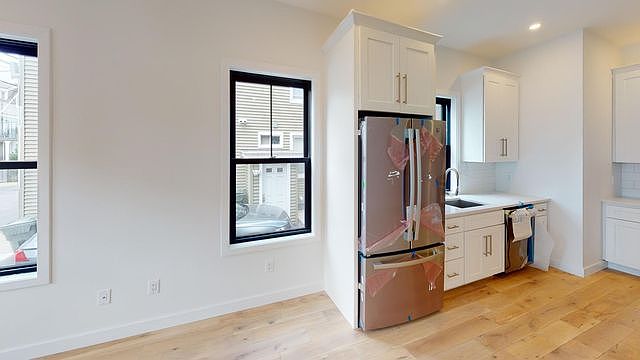 1st image of 410 Shirley St #1