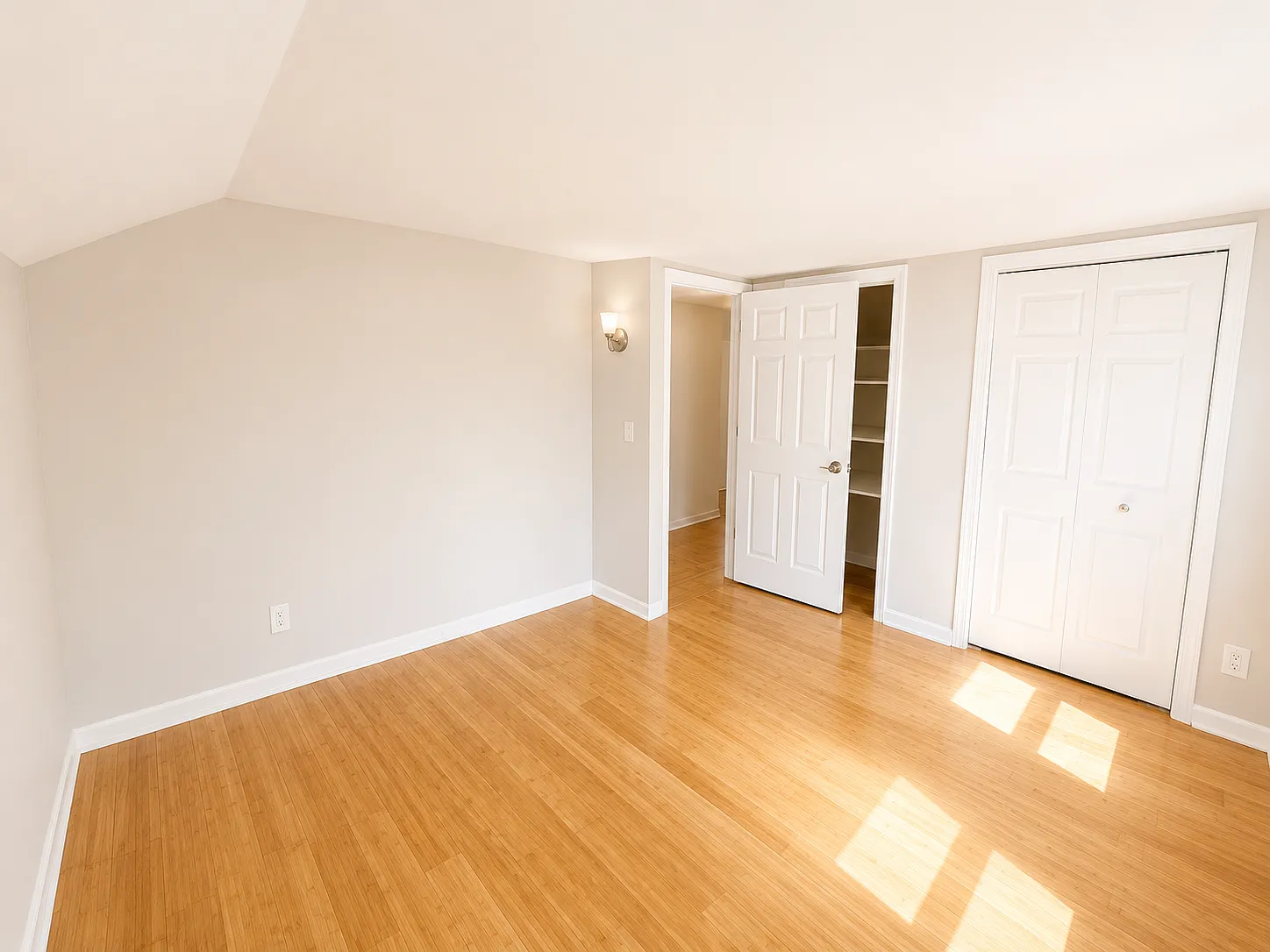 3 bed, 1800 sqft, $2,200 — Photo 2