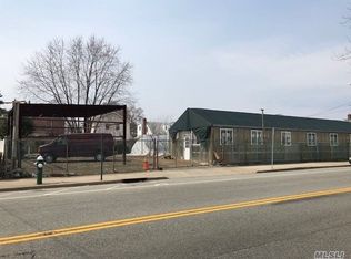 207 Nassau Blvd, Garden City, NY 11530