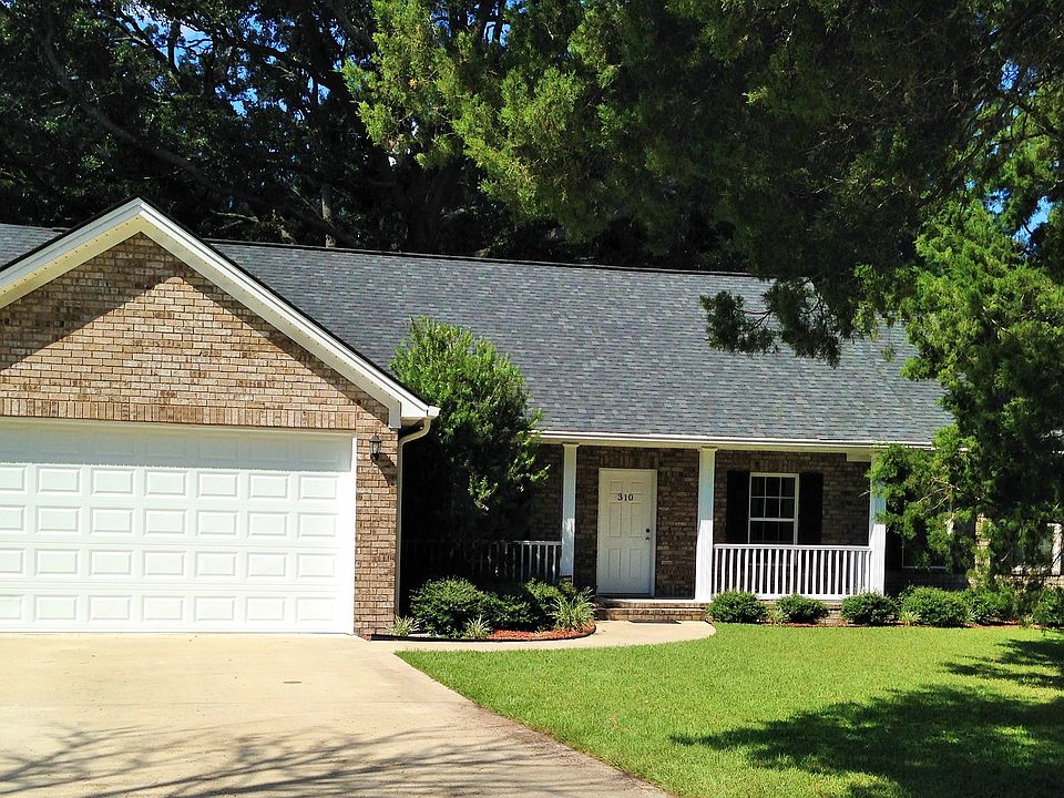 Front view of home from driveway