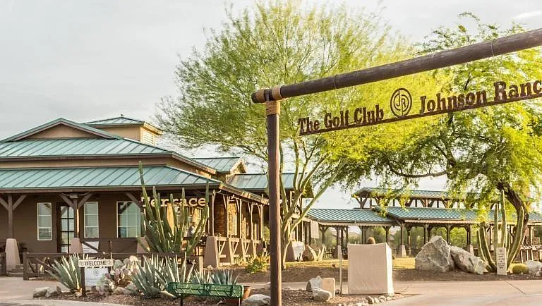 You are always welcome fora drink or dining here onsite!