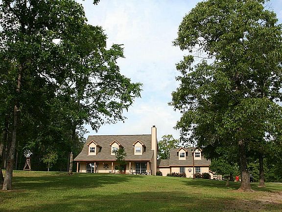 Deed restrictions to maintain values, horses ok.