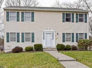 42 Dogwood Dr, Newton, NJ 07860