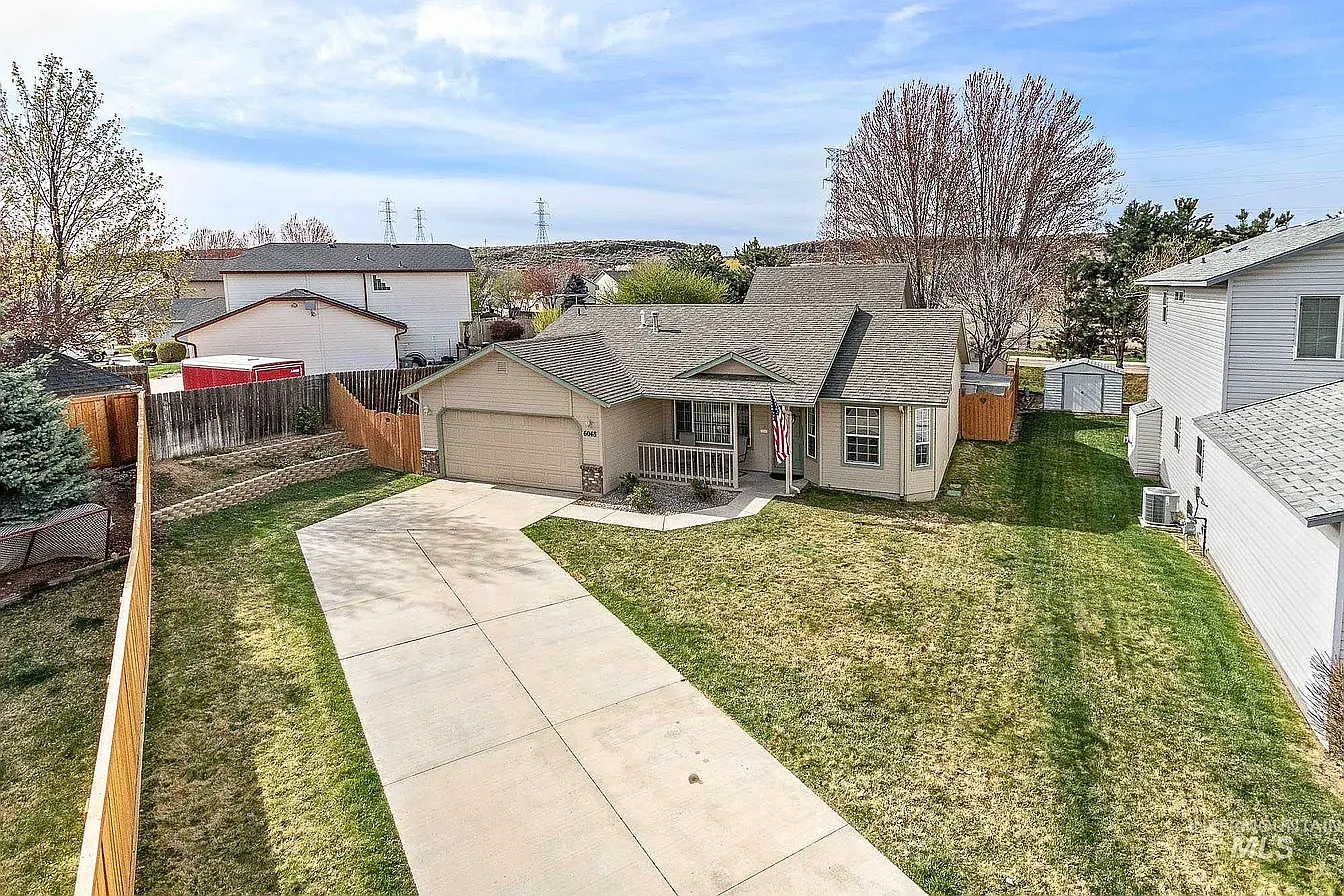 4 bed, 2.5 bath, 1900 sqft, $3,700 — Photo 1