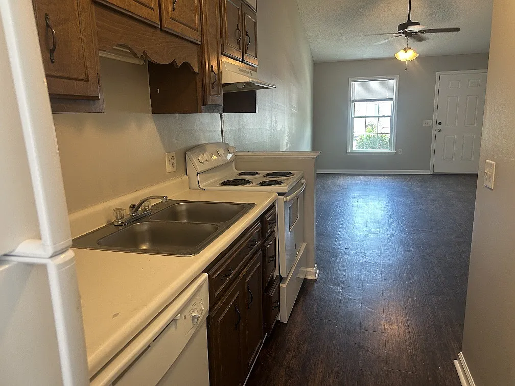 2 bed, 975 sqft, $1,000 — Photo 4