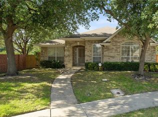 114 Midcrest Dr, Irving, TX 75063