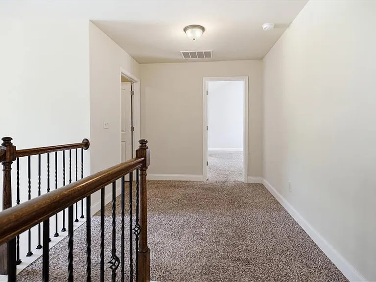 1268 Mitford Ln — Photo 18