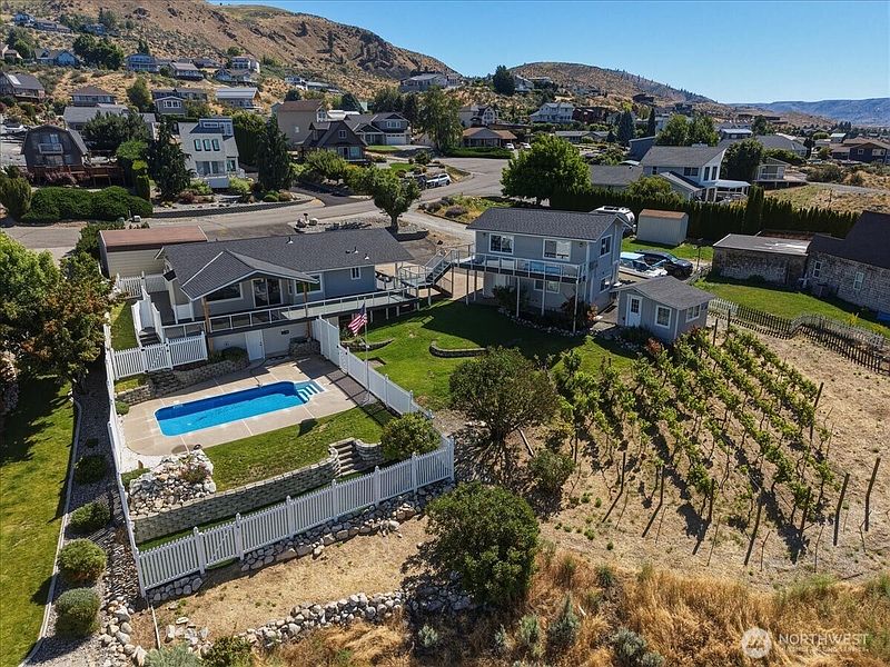 2nd image of 104 Orchard View Drive