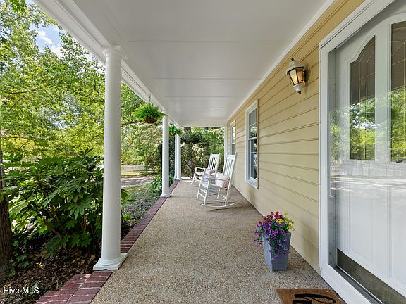 5th image of 203 Savoy Circle