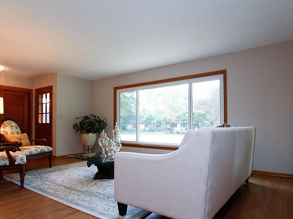 5th image of 5201 W Silverleaf Ln