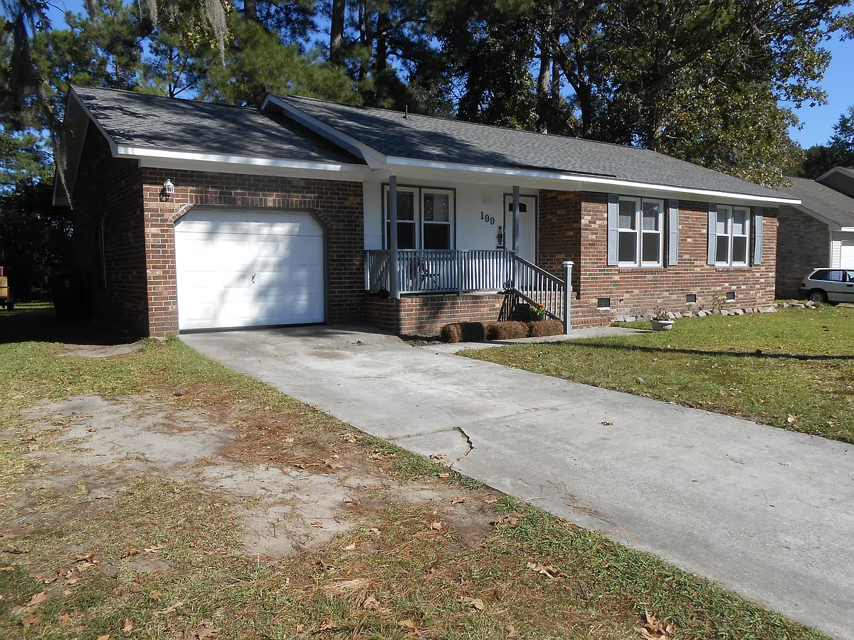 Building Photo - 199 Tall Pines Rd
