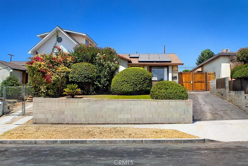 3 bed, 980 sqft, $3,700 — Photo 4