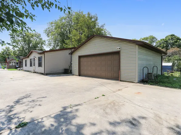 816 W Vine St, Champaign, IL 61820