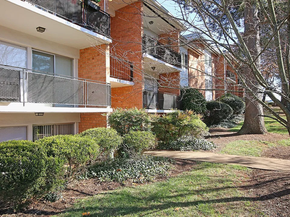 1800 Jefferson Park Ave #40