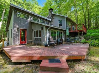 178 Westcolang Rd, Lackawaxen, PA 18435