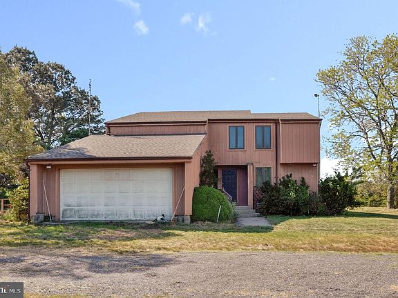 2nd image of 758 Cedar Hall Rd