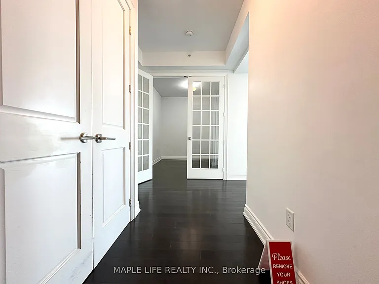 388 Yonge St #6110 — Photo 6