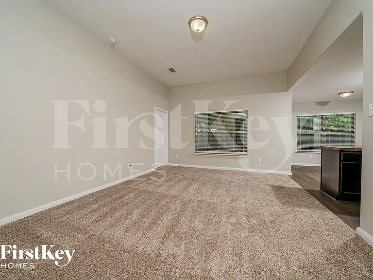 1310 Barrel Dr — Photo 3