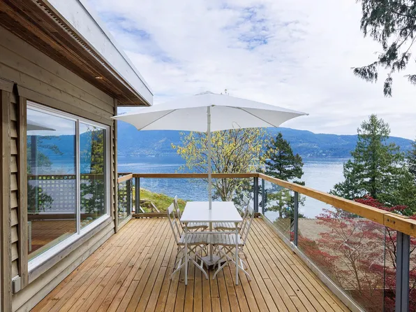 234 David Rd, Bowen Island, BC V0N 1G1