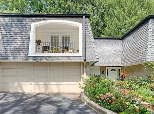 5690 Chemin De Vie NE, Sandy Springs, GA 30342