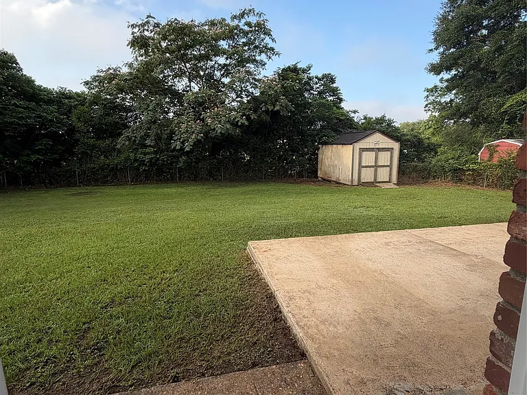 242 Clubview Dr — Photo 11