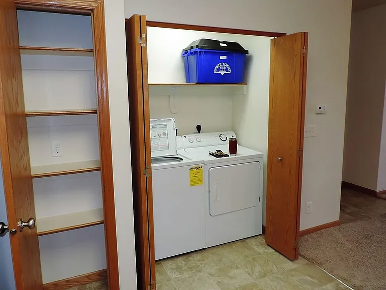 545 Pond View Drive — Photo 7