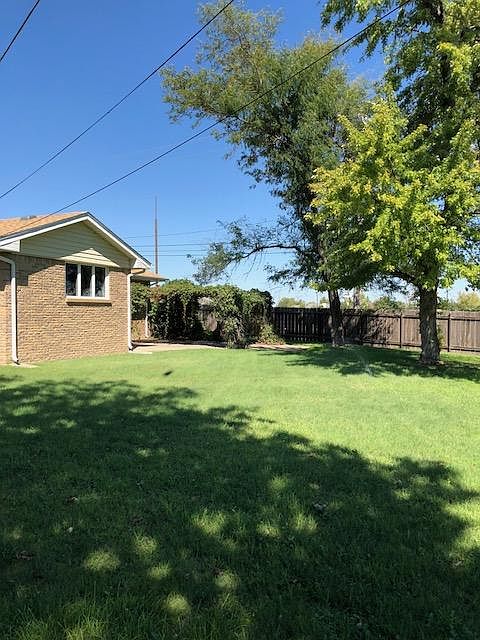 2nd image of 2518 Hart Ave