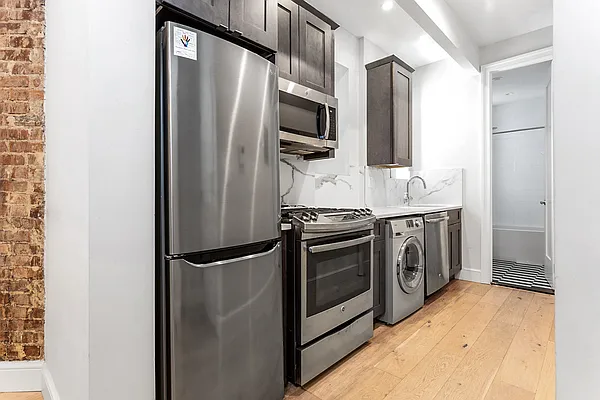 Rented by Tosh Marks Property Group | media 4