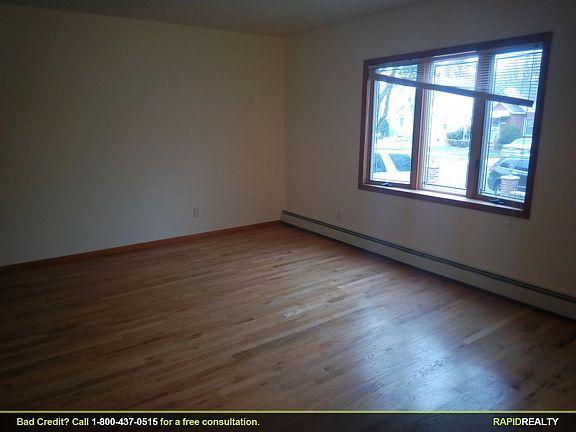 4th image of 17505 Underhill Ave