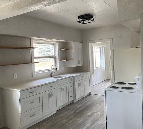 5th image of 419 W Mission Ave