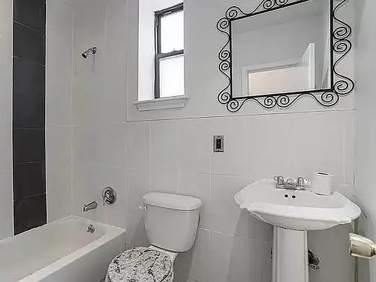 913 Saint Johns Pl #1C — Photo 6