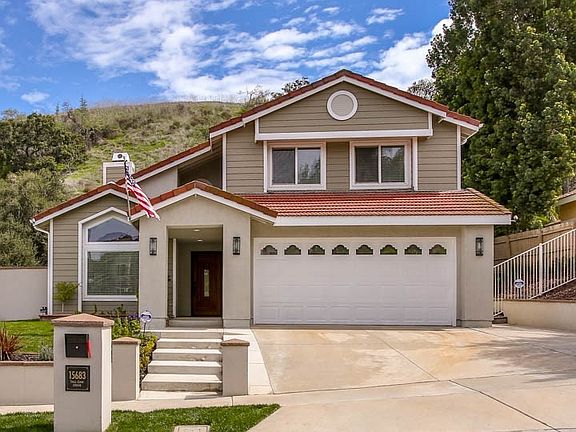 3rd image of 15683 Tall Oak Dr