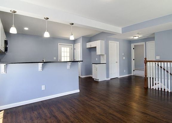 4th image of 132 King St #2