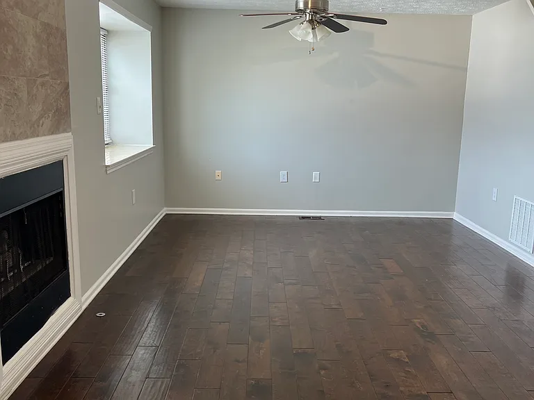 3660 Walden Dr — Photo 6