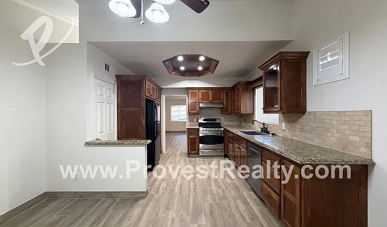 13675 Ruby Cir — Photo 8