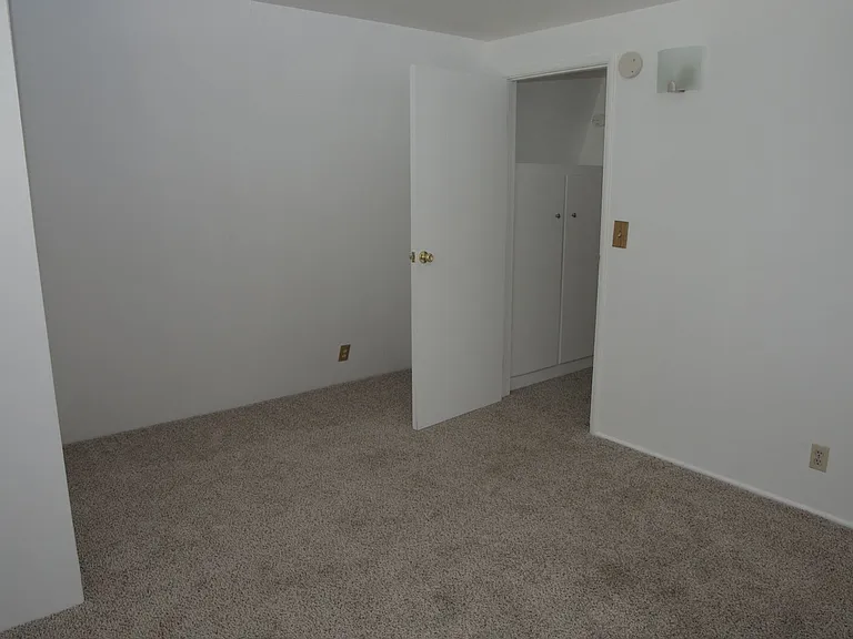 690 Talmadge Rd — Photo 9