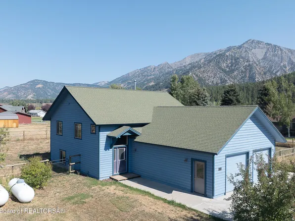 505 Forest Circle Dr, Alpine, WY 83128