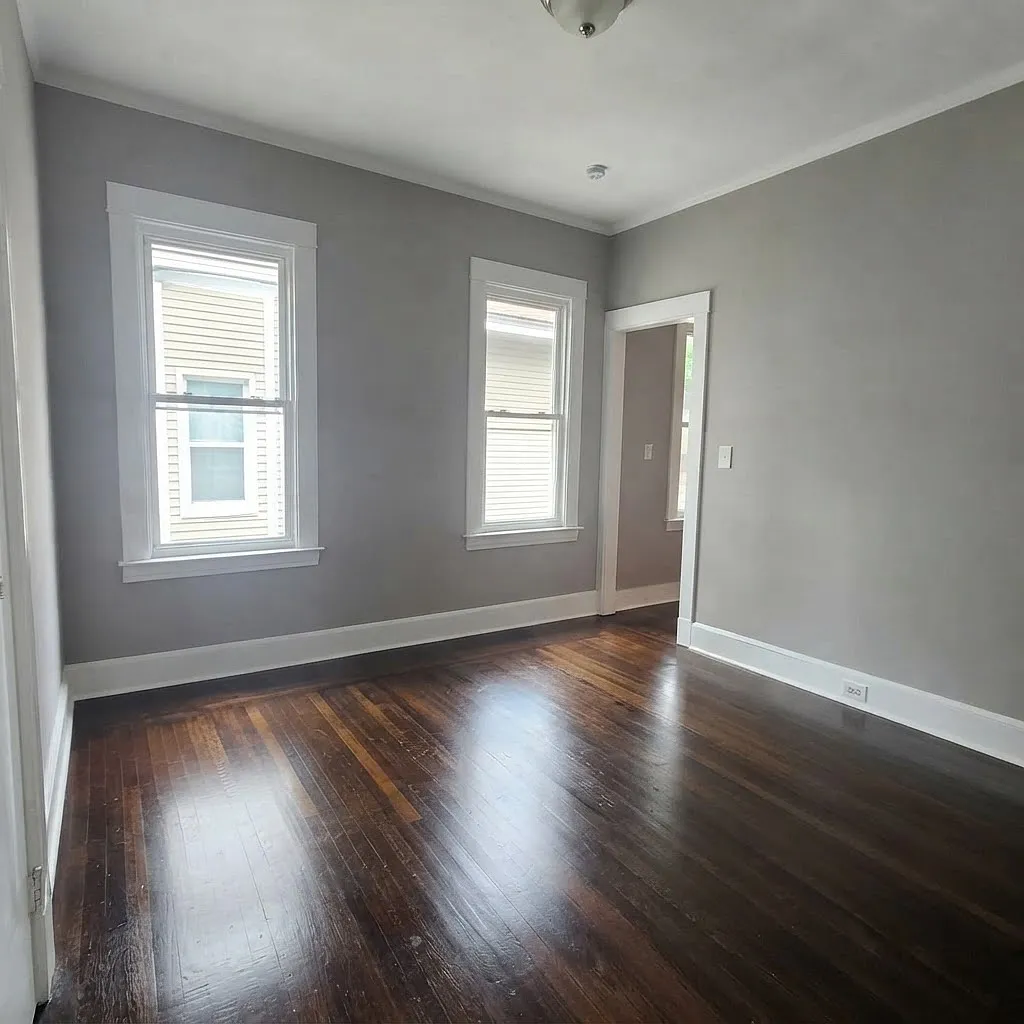 5 bed, 2420 sqft, $2,800 — Photo 2