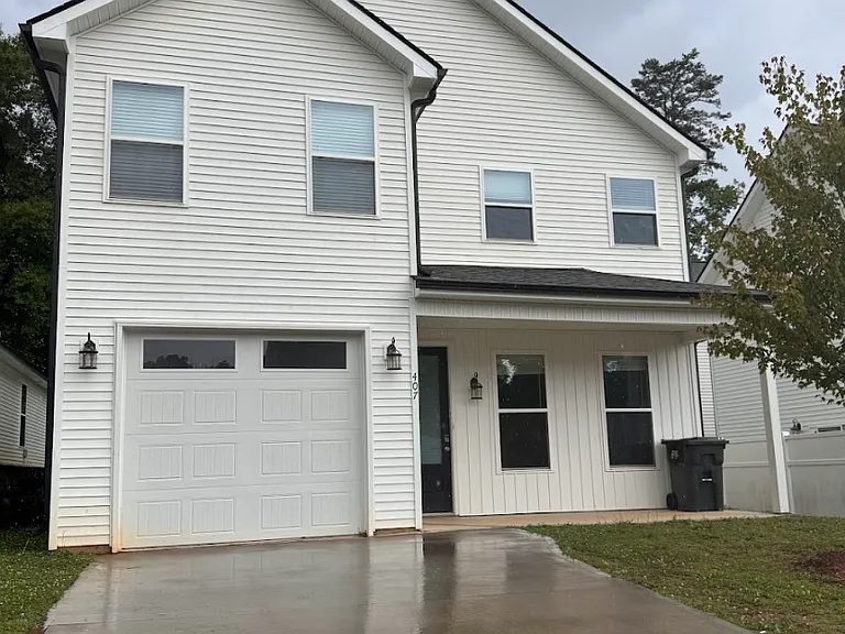 407 Albus Dr — Photo 1