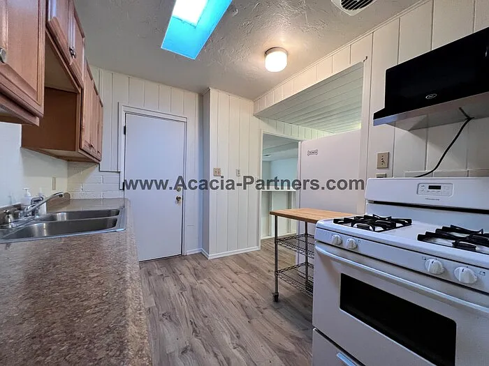 1615 N Tyndall Ave — Photo 8
