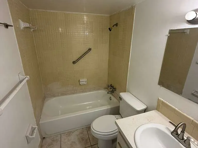 1830 Maravilla Ave #309 — Photo 13